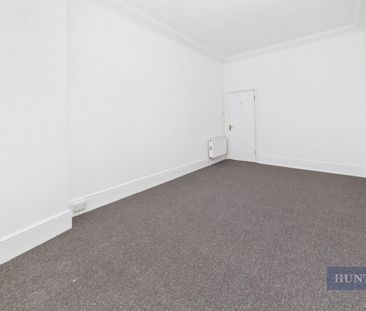 2 bedroom Flat To Let - Photo 6