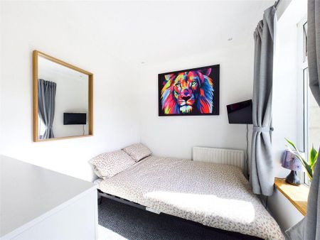 3 bedroom terraced house to rent - Photo 3