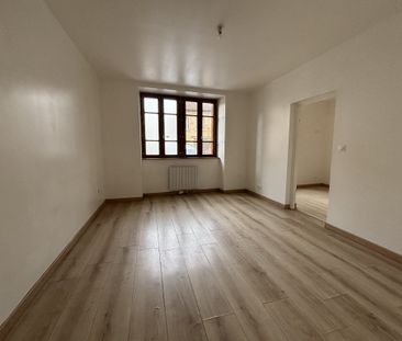 Location Appartement 3 pièces 50m² CHARLIEU 42190 - Photo 3