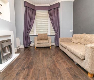 2 bedroom end of terrace house to rent - Photo 3