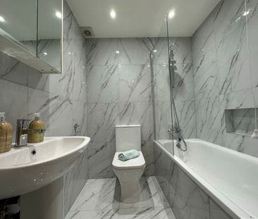 2 Bed Flat, Ling Road, E16 - Photo 5