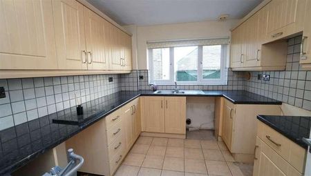 Nialls Court, Thackley, Bradford, BD10 - Photo 4