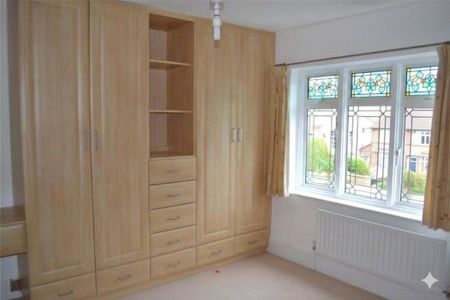 3 bedroom semi-detached house to rent - Photo 2