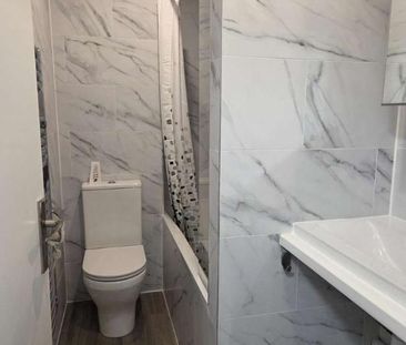 Greenford, UB6 - Photo 6