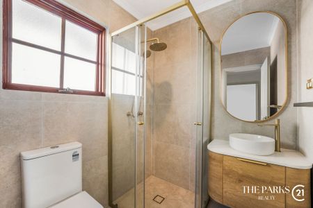 Beautifully Renovated Home ! - Photo 2