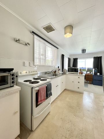 Charming 2-Bedroom Home In Clouston Park! - Photo 5