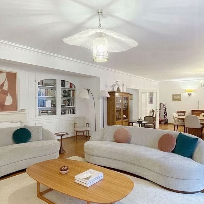 Appartement te huur in Ukkel voor € 3.300 met 3 slaapkamers - Photo 1