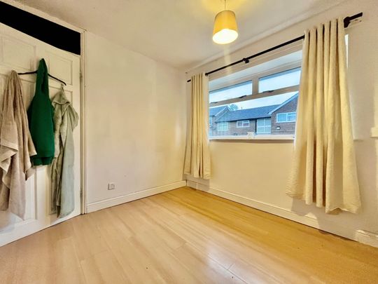 Landseer Way, Leeds - Photo 1