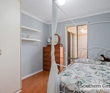 34 Sulphur Road, Parmelia, WA 6167 - Photo 1