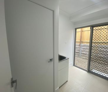 Family home in fantastic location that ticks all the boxes - Photo 4