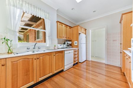 QUALITY FAMILY HOME IN PEACEFUL LOCATION - Photo 4