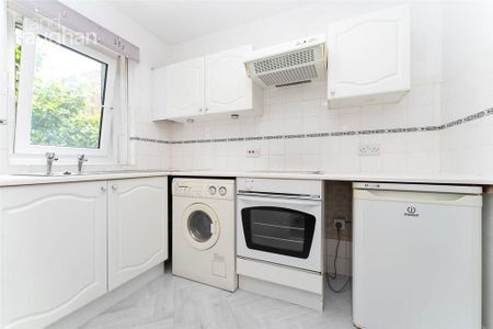 Studio to rent - Photo 3