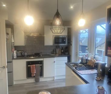 3 bedroom semi-detached house to rent - Photo 5