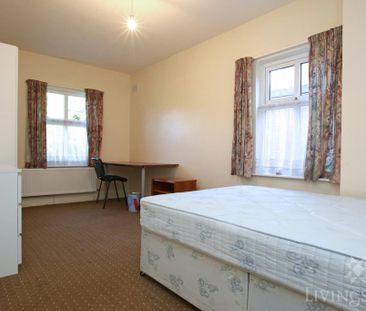 4 bedroom terraced house to rent - Photo 3