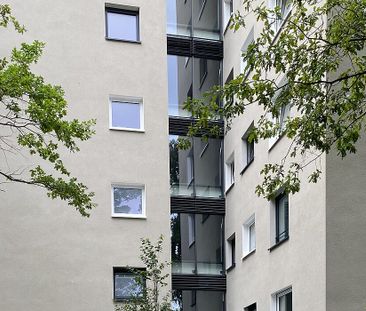 Tolle 2 ZKB mit Balkon Nahe Klinikum! - Photo 1
