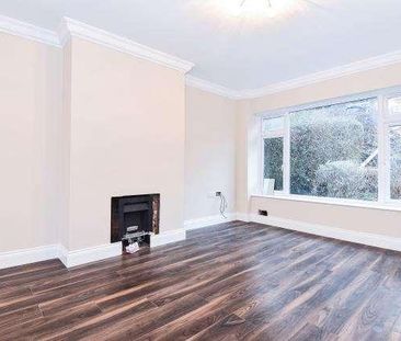 Deeds Grove, High Wycombe, HP12 - Photo 1