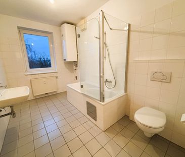 Perfekt aufgeteilte 2-Zimmer-Wohnung mit neuer Einbauküche in ideal... - Foto 4