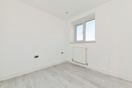 3 bedroom flat to rent - Photo 5