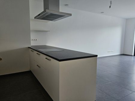 Gelijkvloers appartement met 1 slaapkamer, terras en parking - Photo 5