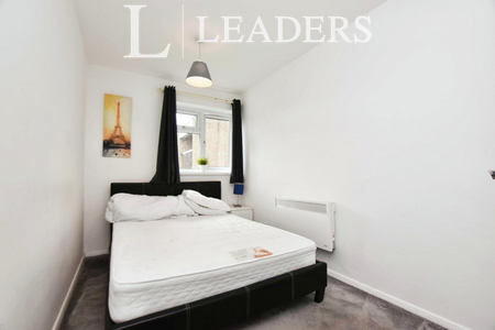 2 bedroom apartment to rent Apton Court, Apton Road, Bishops Stortford, CM23 - Photo 3