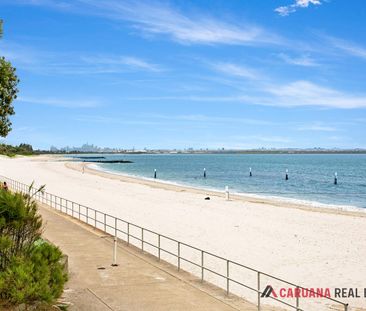 One Bedroom Unit with Park and Bay Views - Photo 6