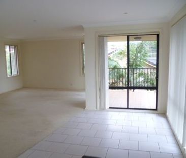 Townhouse in Prime Woonona Location - Photo 2