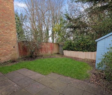 Alma Close, Woking - 4 bedrooms Property for lettings - Seymours - Photo 3