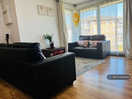 2 bedroom flat to rent - Photo 2