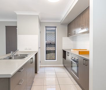 22 Gambia Drive, Rasmussen QLD 4815 - House For Rent | Domain - Photo 5