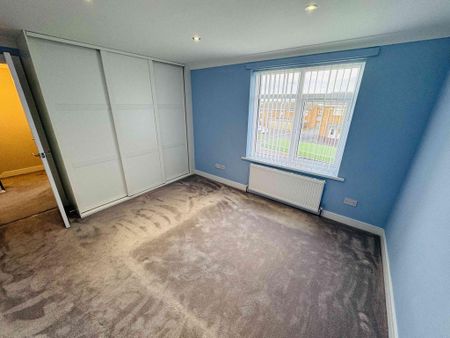 3 bedroom detached house to rent - Photo 2