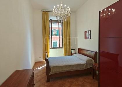 Trastevere: 80sqm. Furnished. 1 bedroom, 2 baths, modern kitchen, living, A/C, high ceilings, quiet. REF 72