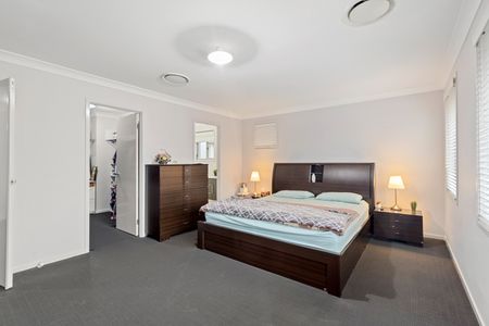 36 Diamond Hill Circuit, Edmondson Park NSW 2174 - House For Rent | Domain - Photo 5