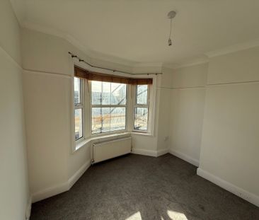 St. Pauls Avenue, Barry - Photo 3