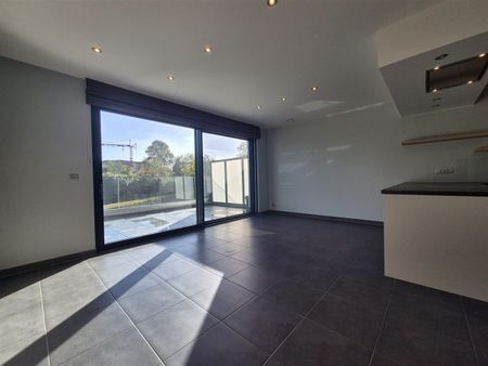 Rijkelijk uitgerust appartement met 2 slaapkamers en terras - Photo 3