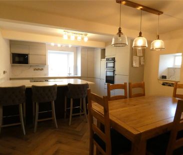 3 bedroom apartment to rent - Photo 6