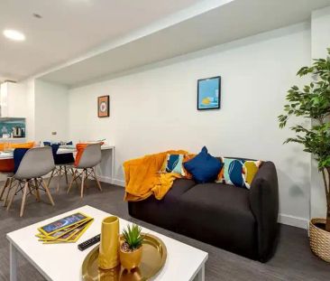 6 Bed Medium En-suite (Superior View) - Photo 1