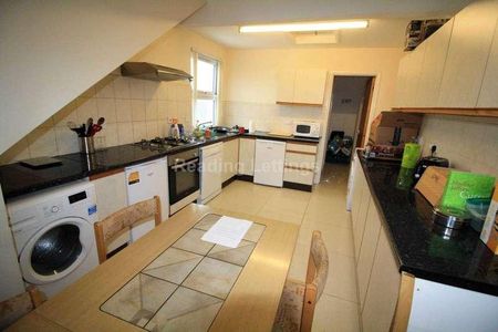 Wokingham Road - Most Bills Included, RG6 - Photo 4