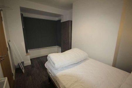 Calais Road (room), Staffordshire, Burton Upon Trent, DE13 - Photo 2
