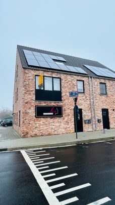 Prachtig en ruim duplexappartement met 3 slaapkamers, autostaanplaats en terras - Photo 1