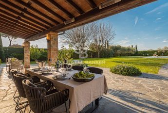 viale apua, Pietrasanta, Tuscany 55045