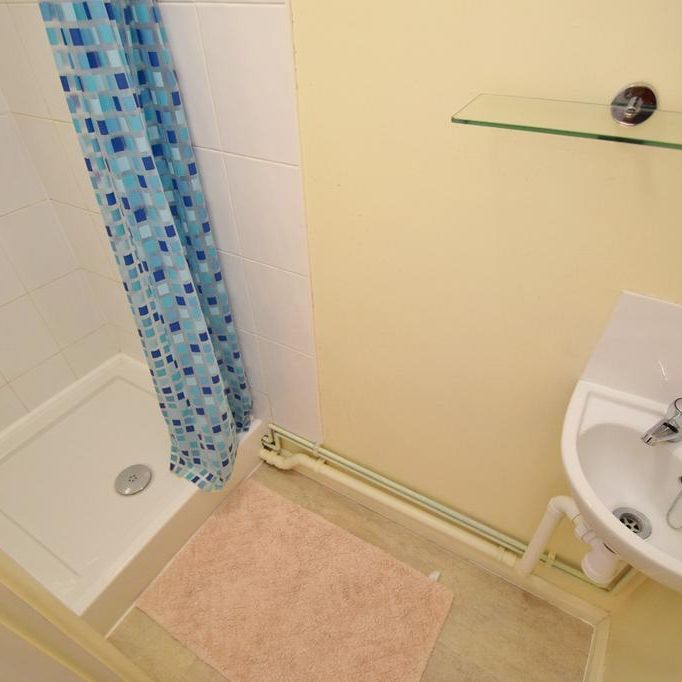 4 bedroom terraced house to rent - Photo 1