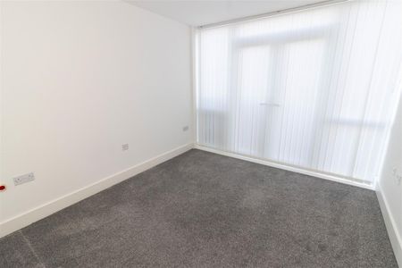 2 Bedroom Flat - Ground Floor - Photo 4