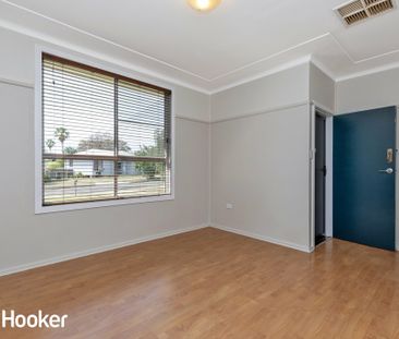 Charming & Comfortable 2-Bedroom Home! - Photo 3