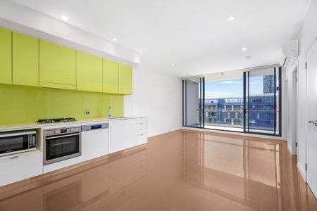 Unfurnished Two-Bedroom I Swimming Pool & Gym - Photo 3