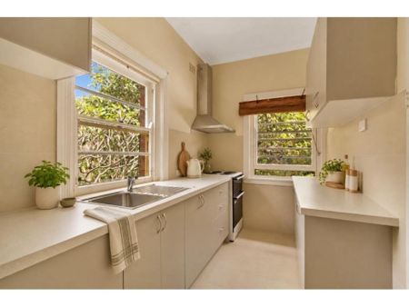1 / 12 Wilson Street, Wollongong, NSW 2500 - Photo 4