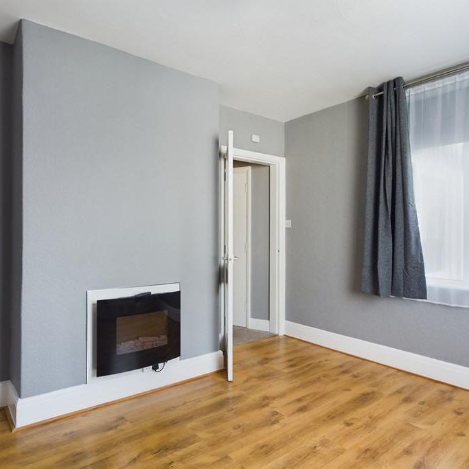 1 bedroom ground floor flat to rent - Photo 1