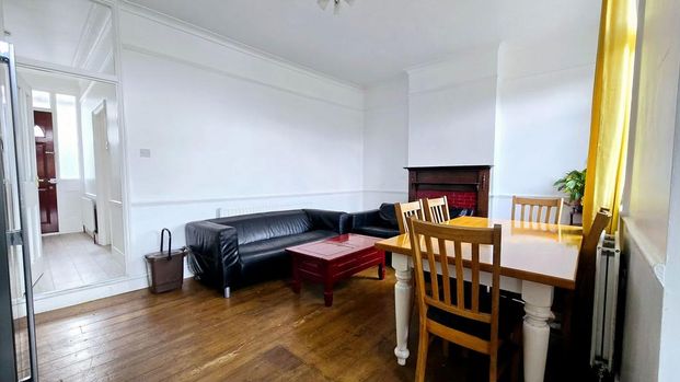 4 bedroom terraced house to rent - Photo 1
