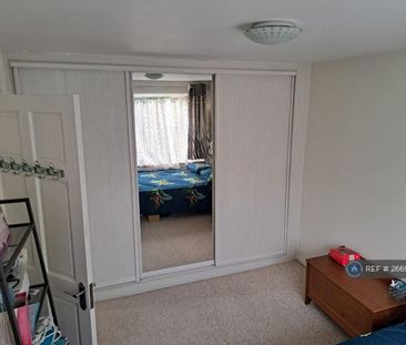 3 bedroom terraced house to rent - Photo 6