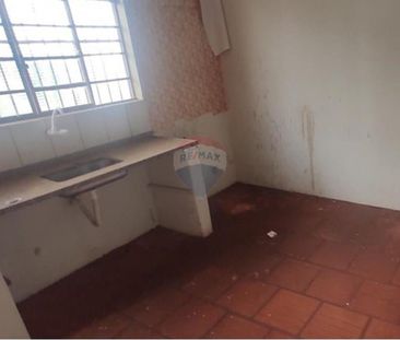 Casa com 2 dormitórios para alugar, por R$ 550,00 - Foto 1