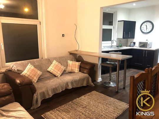 7 bedroom end of terrace house to rent - Photo 1